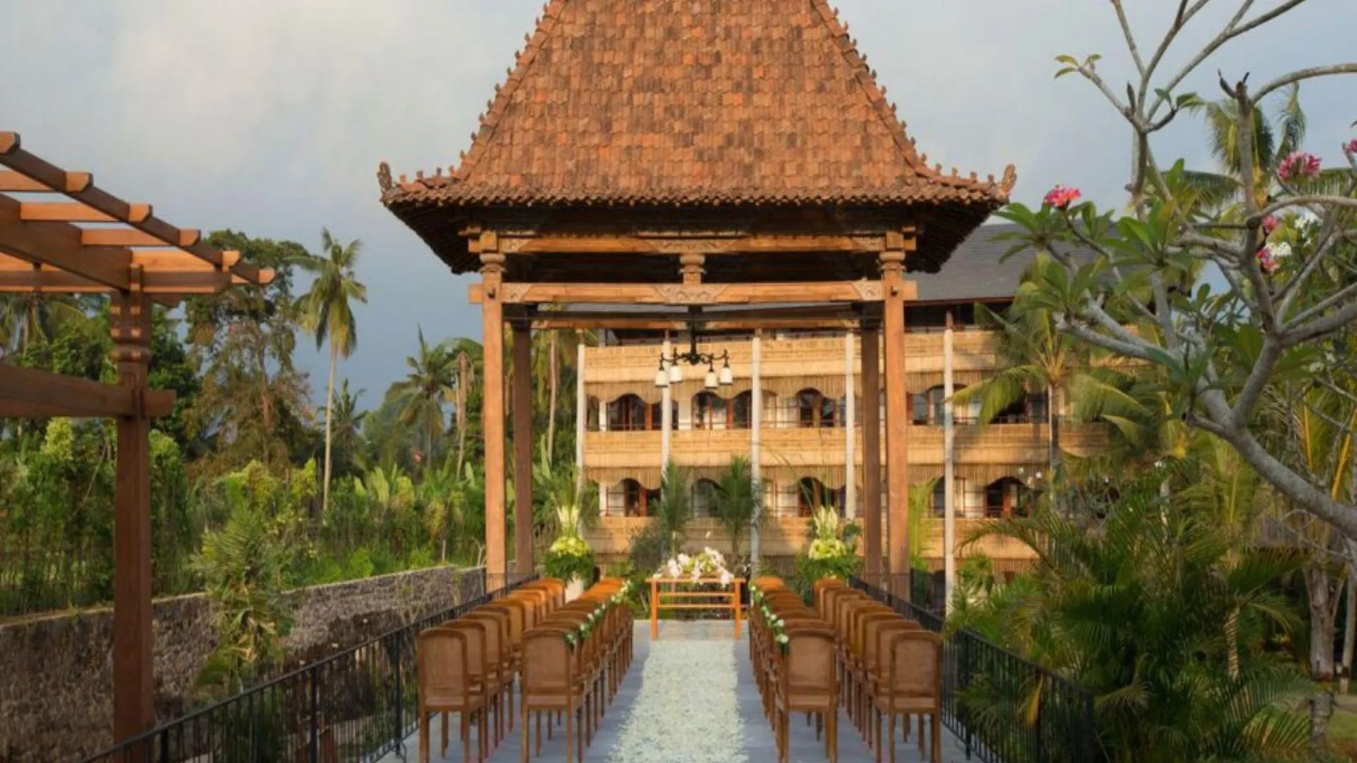 Alaya Resort Ubud 5*,